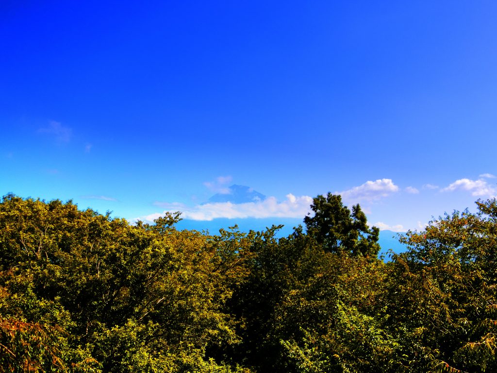 見えにくい富士山