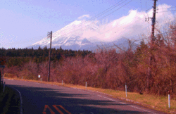 mt_fuji_kodomo_kuni_130415.gif